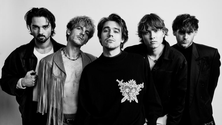 Joker Out u novom videospotu pozivaju u budućnost u kojoj se ljubav prenosi kablovima