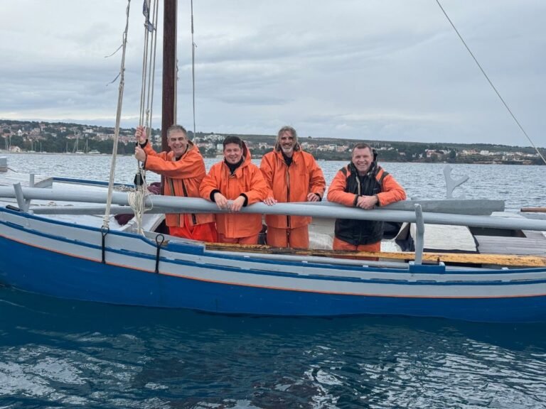 Daleka obala Jakše i Hrepe nas „Ljuljaju“ u nostalgičnom ritmu