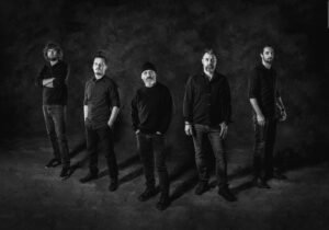 Između globalnih kataklizmi i ljubavi: Mile Kekin predstavlja „Neispravnog vokalista“ kojim najavljuje Tvornicu kulture na jesen