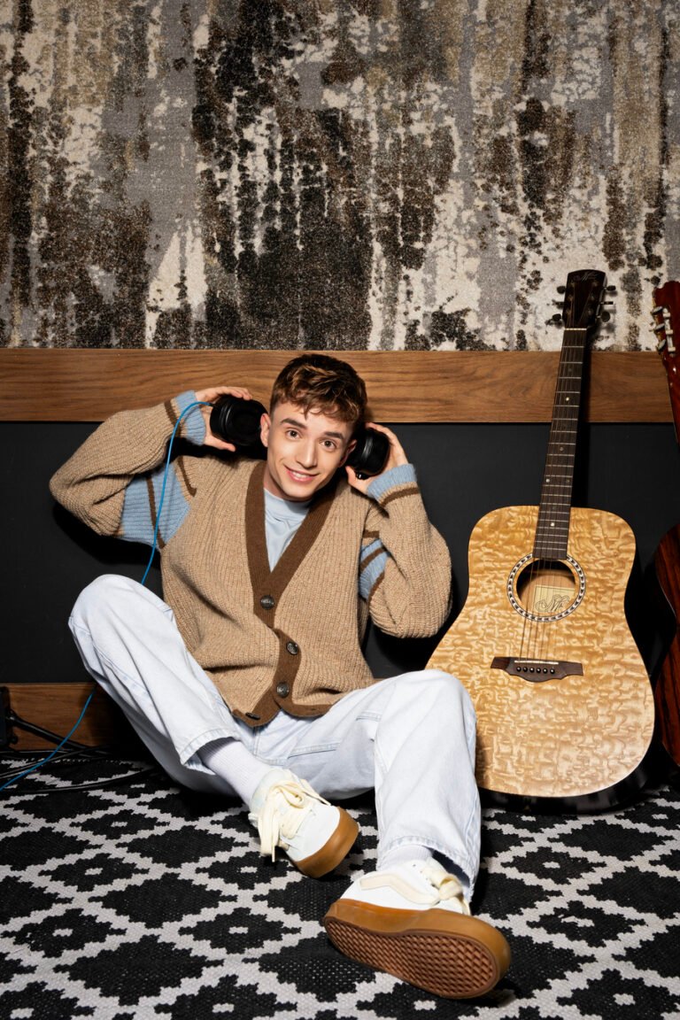 BEZ BUKE I BEZ FILTERA: PJESMA JOSIPA BAČIĆA - ‘SPAŠENI’ U NAJINTIMNIJEM IZDANJU DO SADA