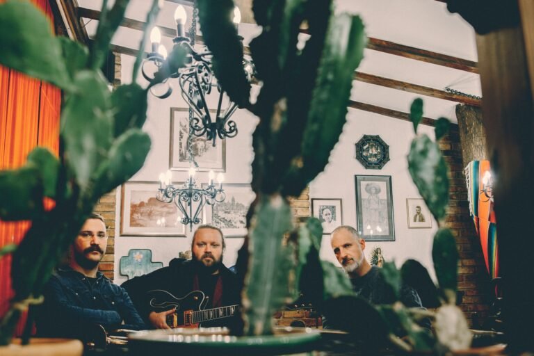 Ivan Škrabe i Mehmed Begić objavili album koji je prava kantautorska avantura